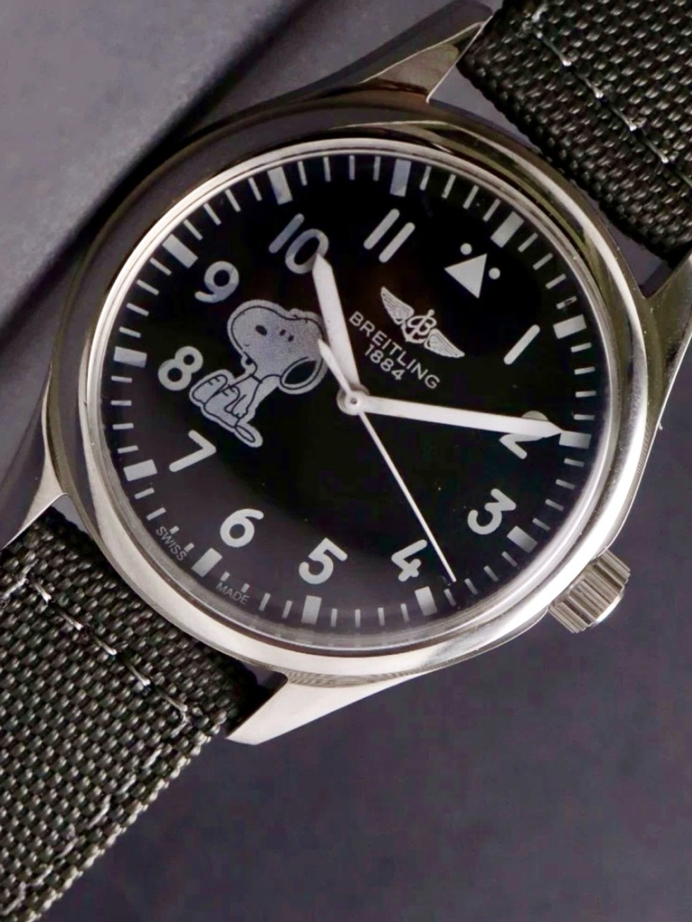 Very cool Breitling Gents Snoopy Wristwatch